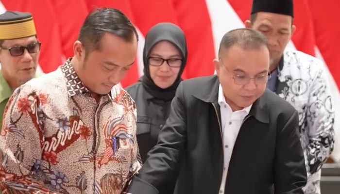 Prabowo Rehabilitasi Guru Luwu Utara, Negara Pulihkan Harkat dan Hak Kepegawaian