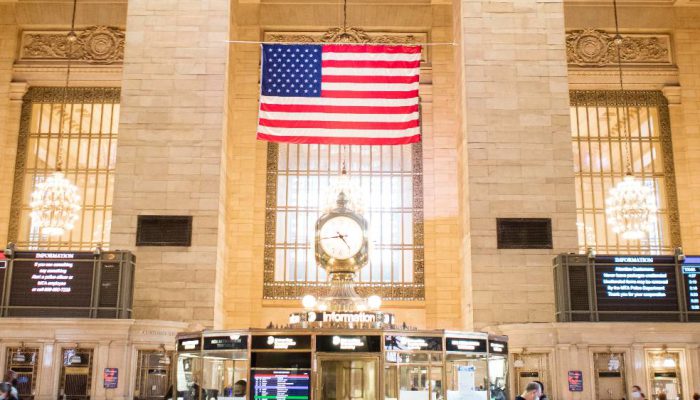 Investor Panik atau Girang? Indeks AS Mendadak Meroket Jelang Keputusan The Fed!