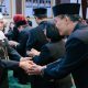 Gubernur Khofifah Ambil Sumpah 128 Kepala Sekolah, Siapkan Generasi Indonesia Emas 2045