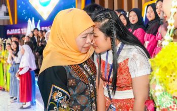 Khofifah Dorong Seni Jadi Pilar Ekonomi Kreatif Jawa Timur di Hari Seni Sedunia 2026
