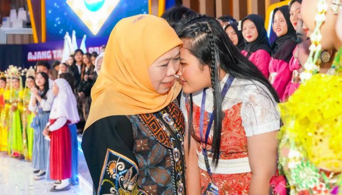 Khofifah Dorong Seni Jadi Pilar Ekonomi Kreatif Jawa Timur di Hari Seni Sedunia 2026