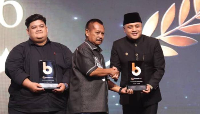 Pulung Chausar Raih Tokoh Inspiratif Jatim 2026, Inisiasi Prasetya Media Summit, Komunikasi Publik Adaptif, Ekosistem Media, Transparansi