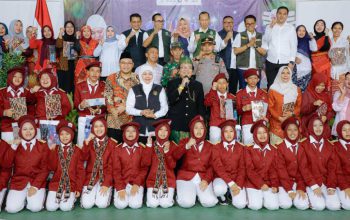 Gubernur Jawa Timur Apresiasi Siswa SRMP 15 Mojokerto, Kuasai Lima Bahasa dalam 9 Bulan