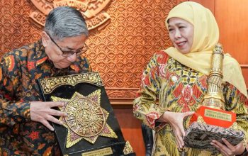 Gubernur Khofifah dan Putra Bung Tomo Sepakat Jaga Nilai Kepahlawanan Lewat Wisata Edukasi