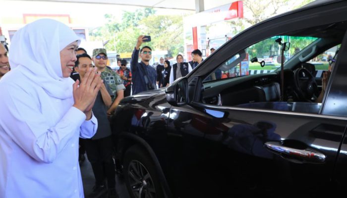 Gubernur Khofifah Pastikan Pasokan Biosolar di Jawa Timur Aman dan Lancar saat Tinjau SPBU Karanglo, Malang. Pastikan Pemprov Jatim Perkuat Koordinasi Bidang Energi dengan Pertamina dan PLN