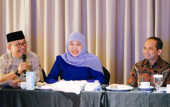 Khofifah Indar Parawansa Ajak Alumni UNAIR Bangun Kolaborasi Lintas Daerah dan Cetak SDM Berdaya Saing Global