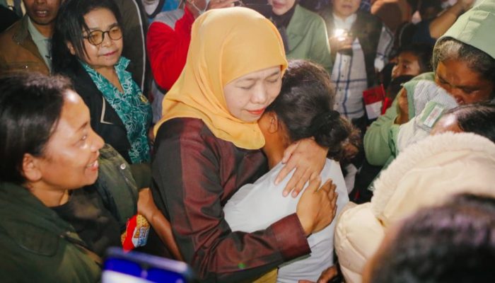 Tak Hanya Bantuan Logistik, Gubernur Khofifah Tekankan Trauma Healing bagi Korban Gempa NTT
