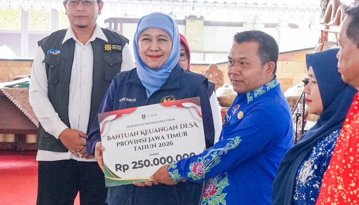 Khofifah Salurkan Rp9,87 Miliar untuk Warga Magetan, Sasar Lansia hingga Penyandang Disabilitas
