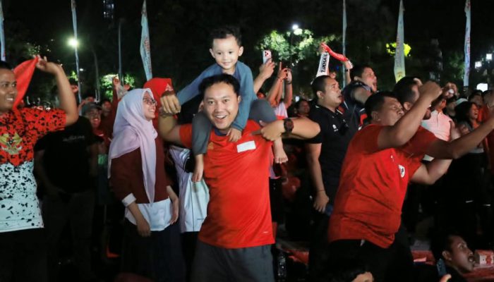 Garuda Juara FIFA ASEAN Cup 2026, Ribuan Warga Surabaya Gegap Gempita di Grahadi