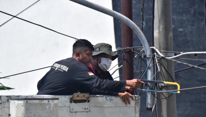 Eri Cahyadi Pastikan Aduan Warga Ditindaklanjuti, Hotline Lapor Cak Eri Responsif 99,9 Persen